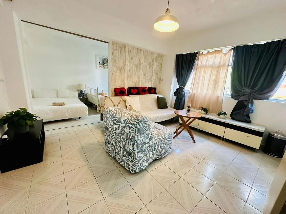 Spacious House Near Soho & Pmq Hong Kong Apartment