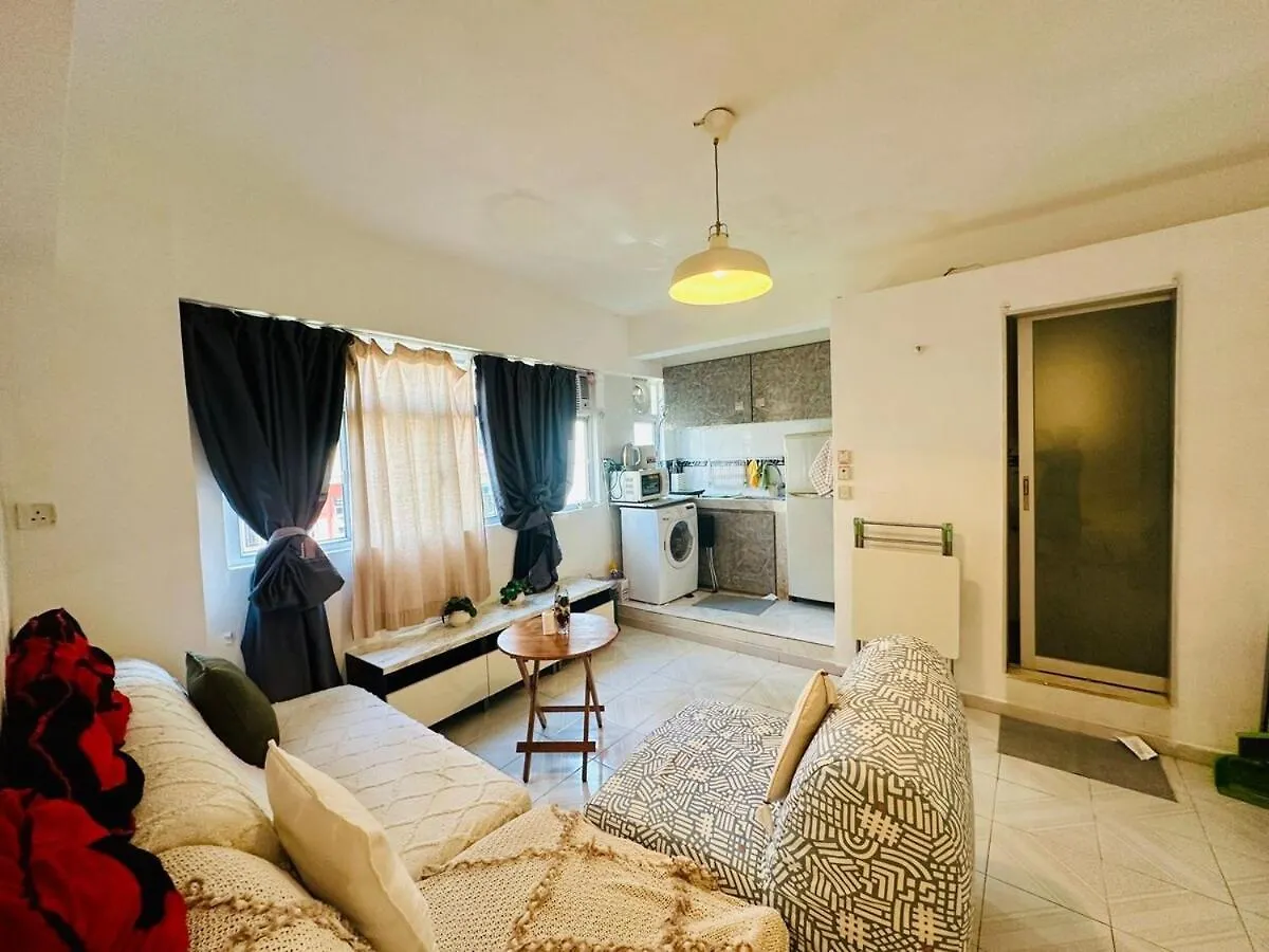 Spacious House Near Soho & Pmq location